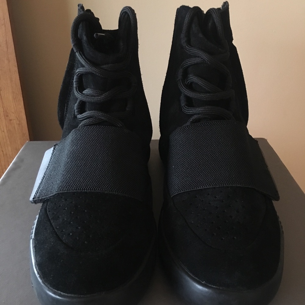 ADIDAS YEEZY 750 TRIPLE BLACK BOOST Size 9
